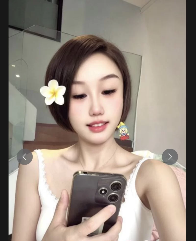 海珠苗条妹子