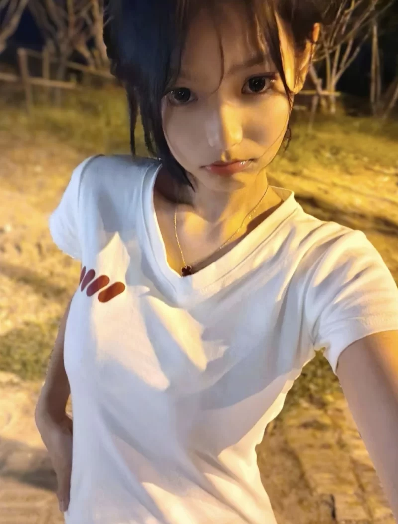 甜美可爱小姐姐