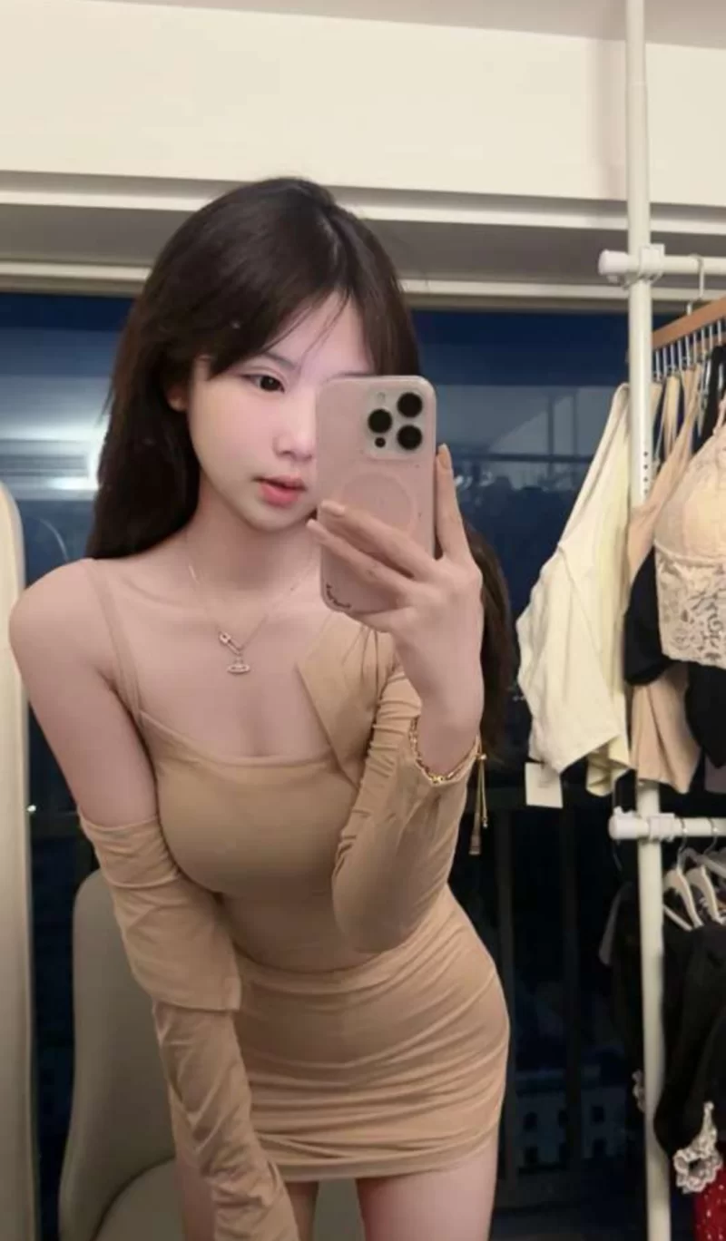 刚出道不久的嫩妹