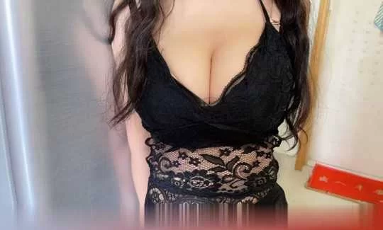 市中心熟女妈妈丝袜 制服 按摩