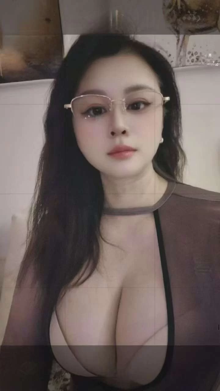 世纪城巨乳少妇