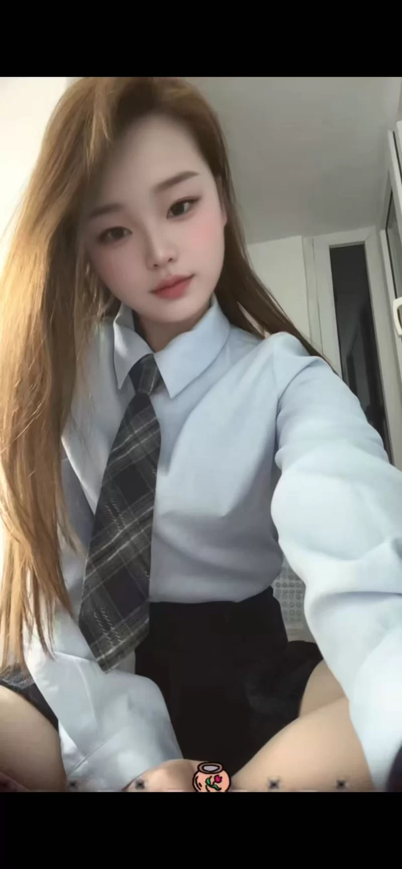 新人逼紧嫩妹子