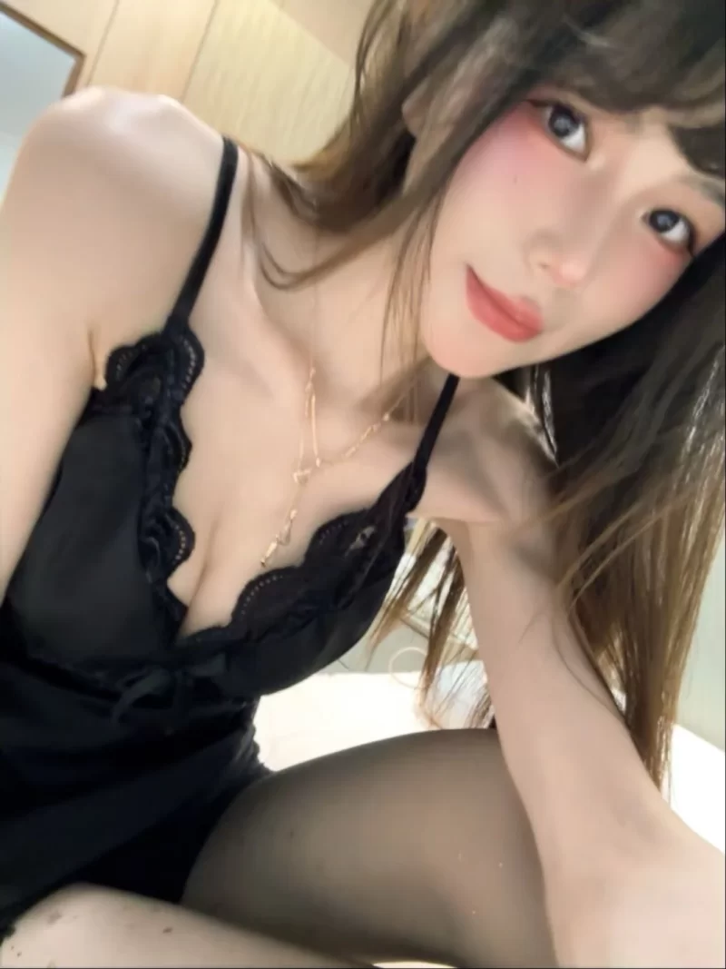 性感制服小辣椒