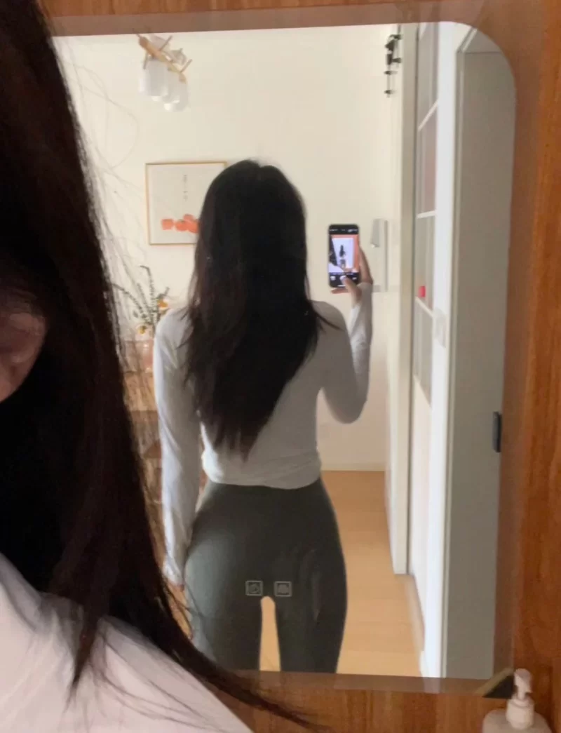 极品翘臀娇小美女