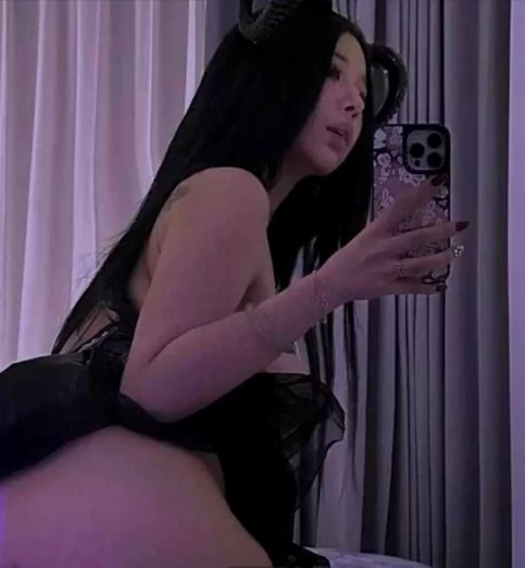 湿滑滑的嘴唇