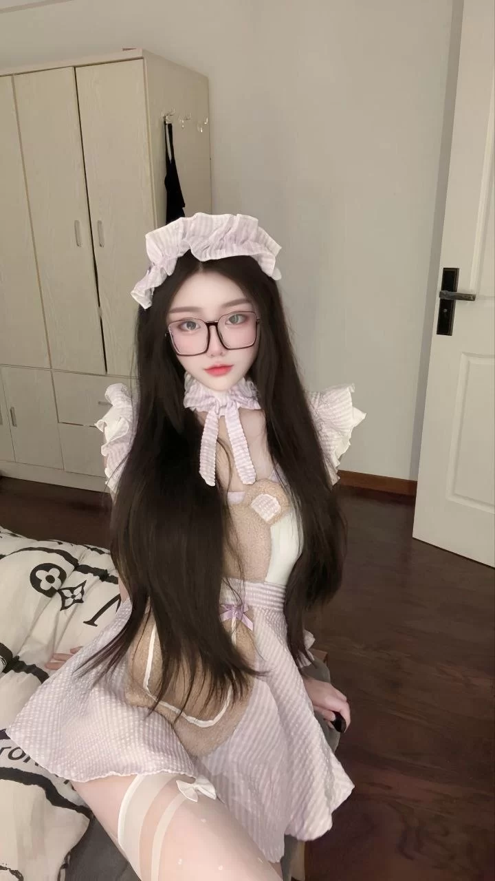 性感温柔气质眼镜妹