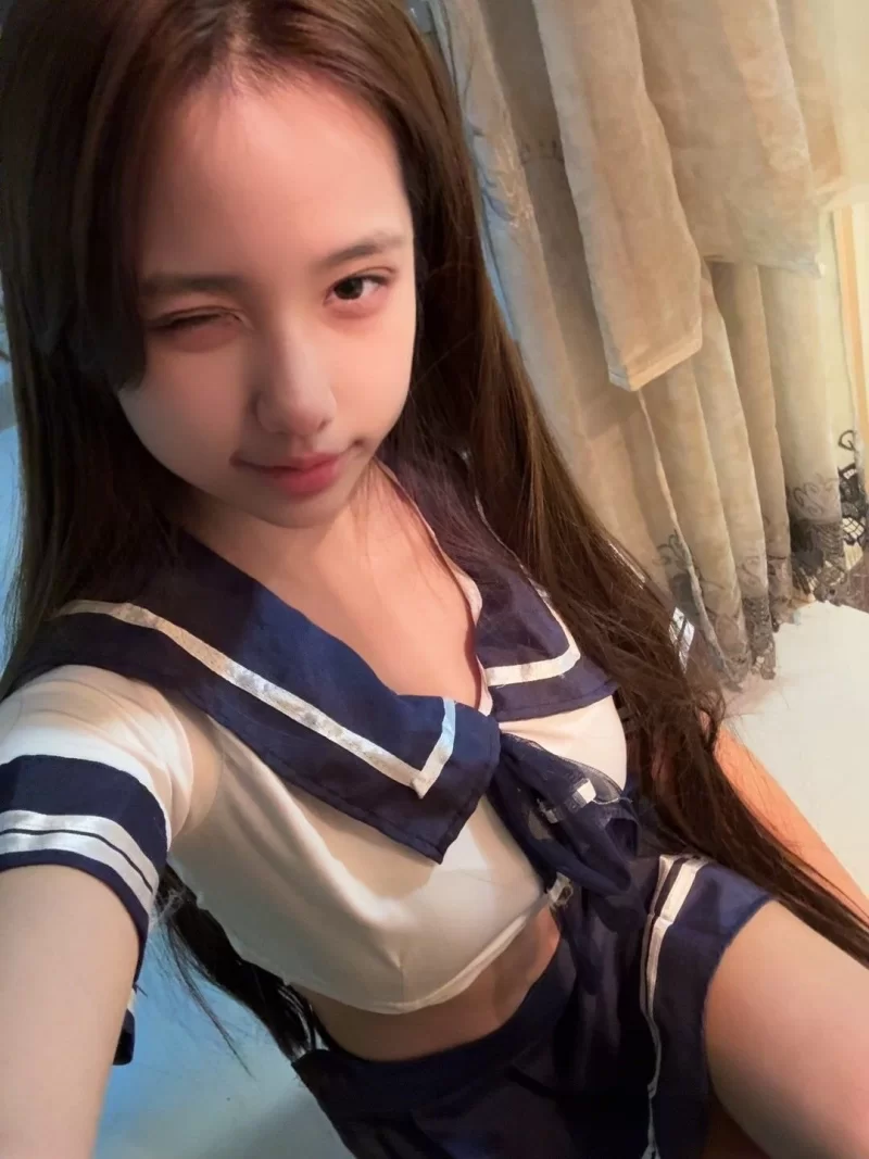 00后白虎学妹自己兼职