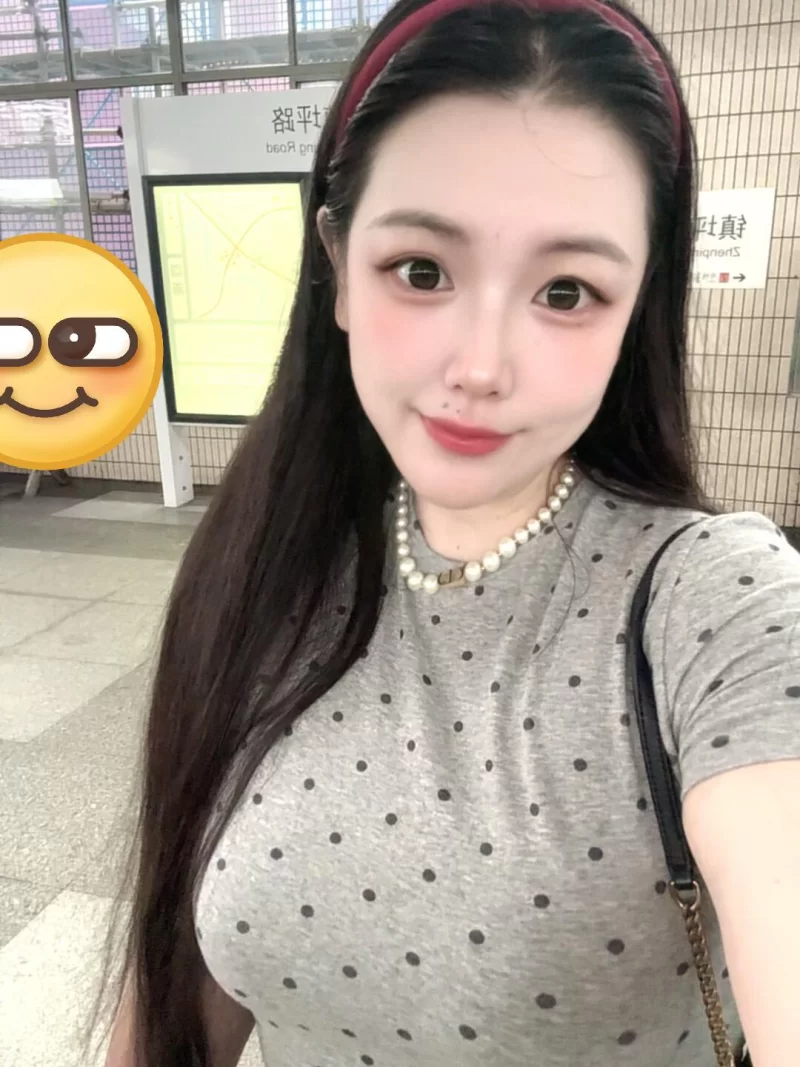 济南小妹胸软屁股翘后入出淫水