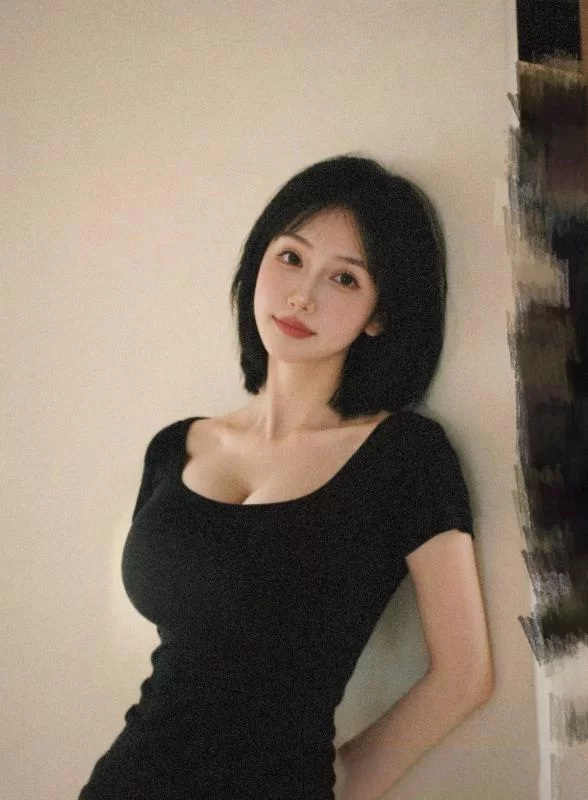 短发巨乳骚妹
