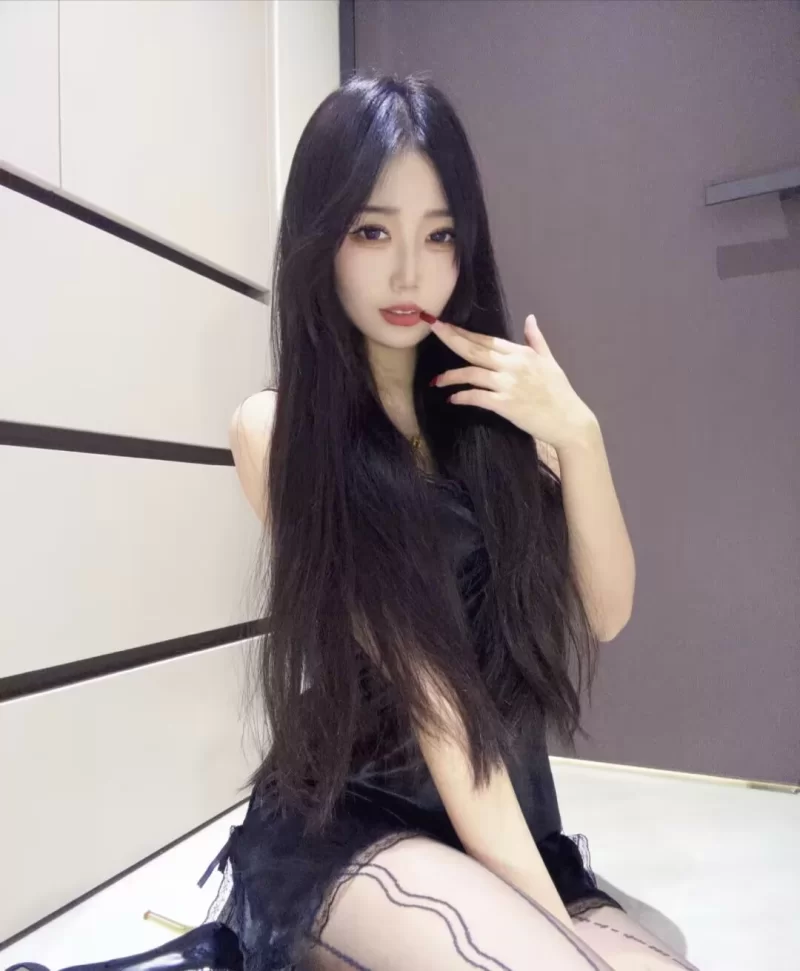 大胸翘臀，广州小妹妹