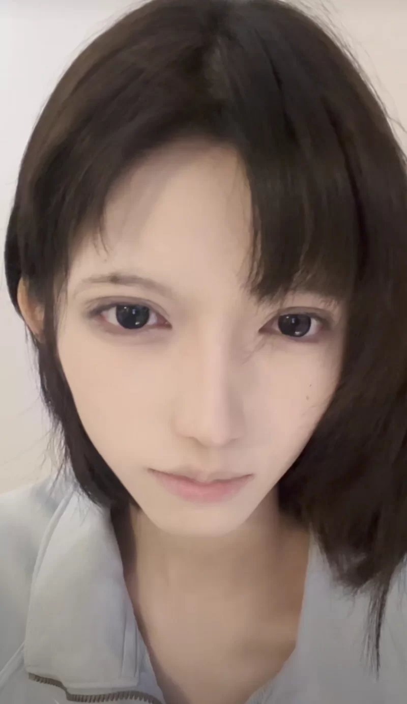 巨瘦巨苗条的兼职小妹