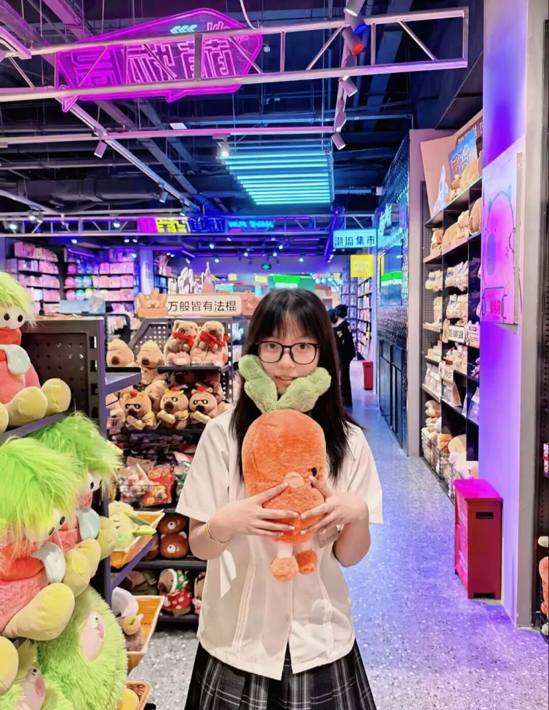 南京三点粉嫩在校大学生地陪伴游