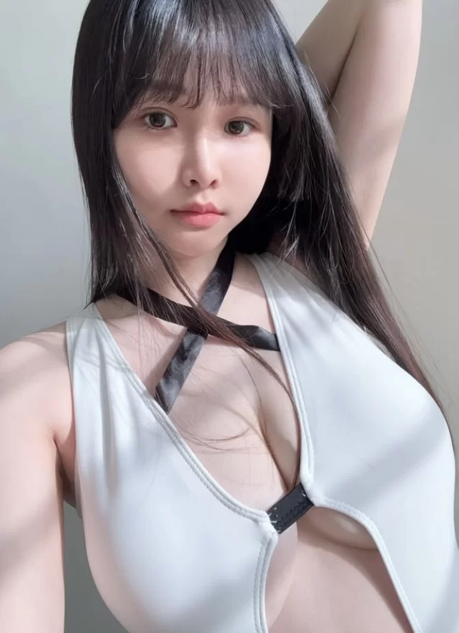 又软又滑颜值大胸嫩妹