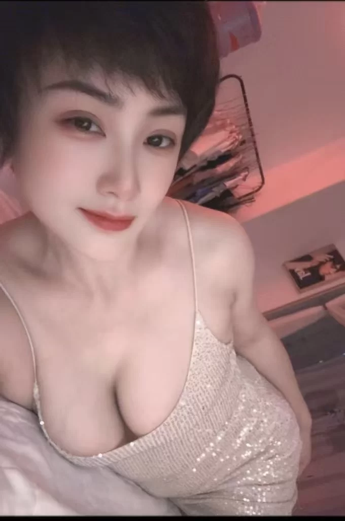 黄埔冰冷风骚女少妇
