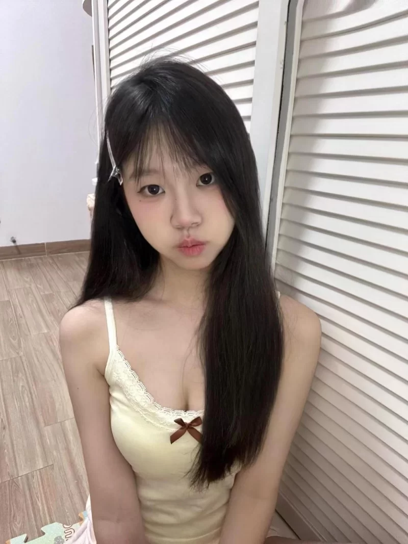 年轻小妹很主动