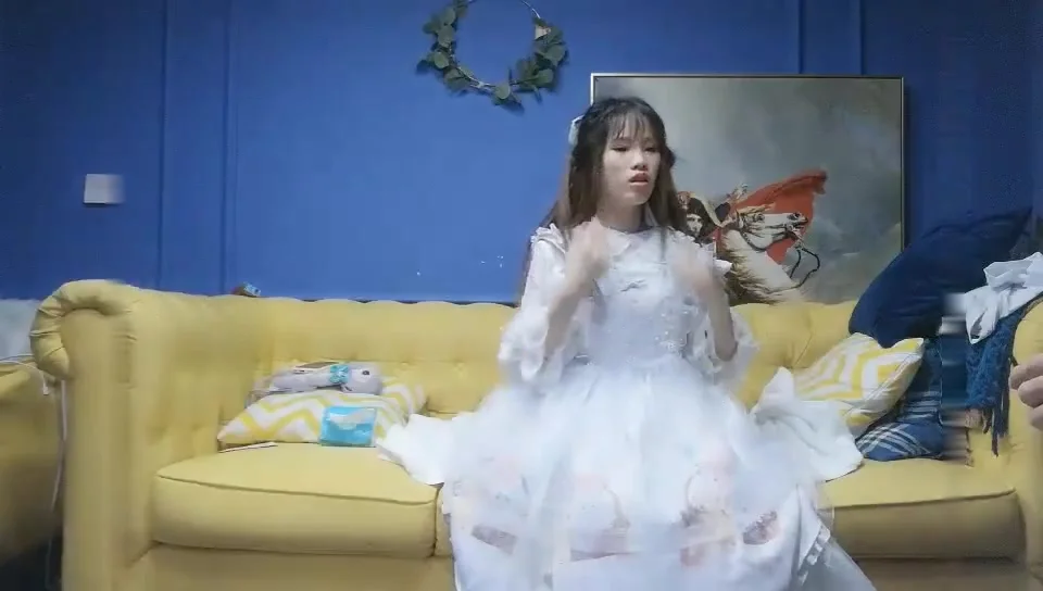 千人斩探花第二场裙子萝莉萌妹，翘起裙子摸逼口交较小身材骑坐后入猛操
