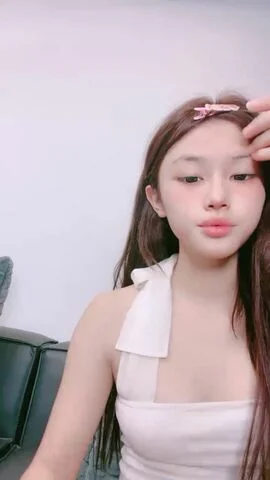 乖巧甜美邻家妹妹！白嫩奶子极品肥穴！脱下内裤掰穴 粉粉嫩嫩超紧致 翘起屁股极度诱惑